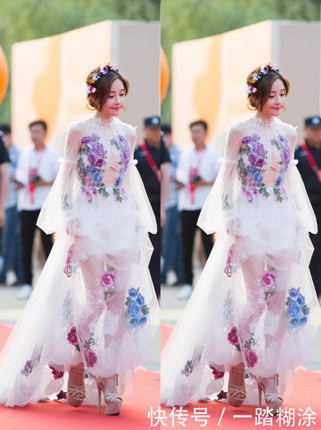 冯提莫学范冰冰穿鲜花裙,踩20cm高跟鞋穿透视