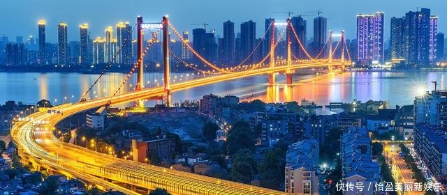  [我国]在我国高铁规划中，一条横跨中西部高铁规划开工建设