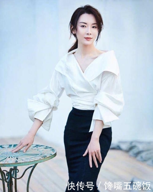 气质:女人过了40岁最好不要穿这4种衣服出门,不仅毫无气质还特别掉价