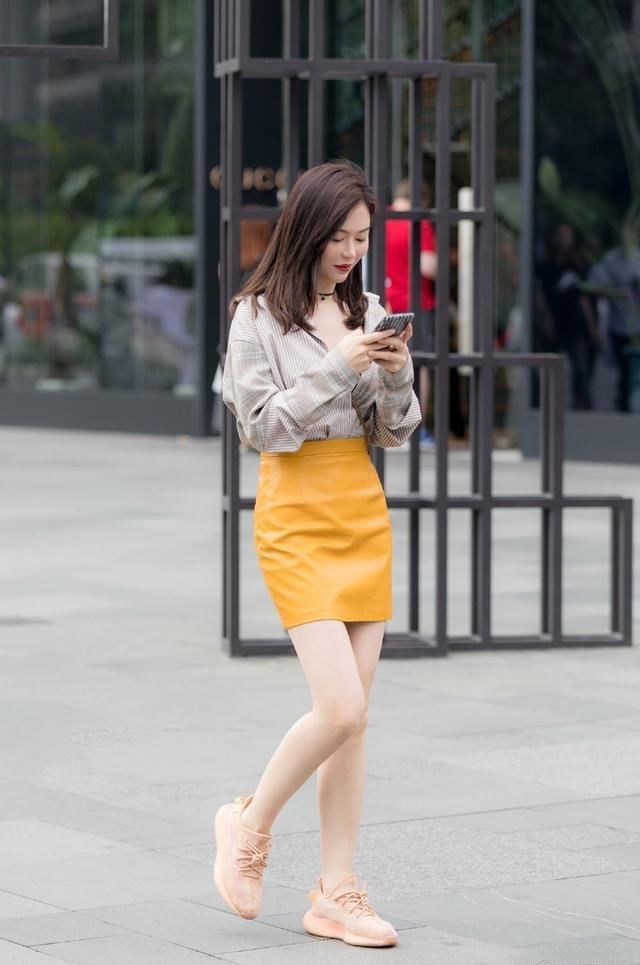  『小姐姐』衬衫这样穿一点不像程序员，清新时髦又养眼，最靓的仔就是你