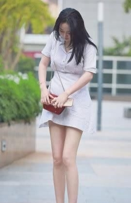 「清爽」白色细条纹连衣裙,素雅清爽,尽显气质女神的自信与温柔