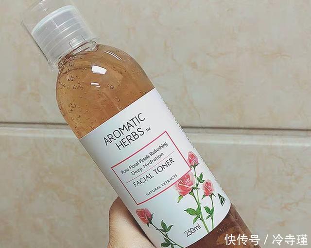 「芦荟水」爽肤水除了湿敷,还能用来做什么?聪明女人都会做3点