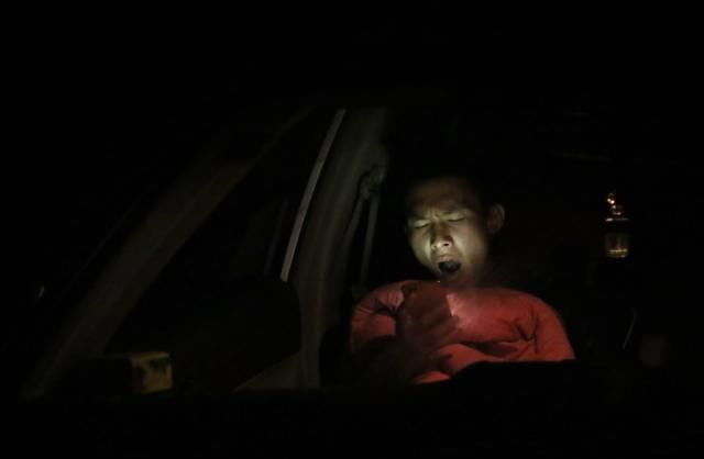  「名校」名校大学毕业生一心想找“铁饭碗”，考公务员失败后回