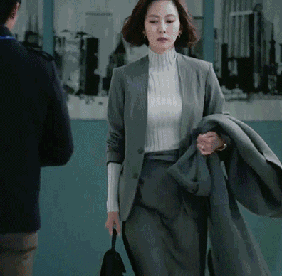  『半身裙』开春上班，半身裙怎么选？搭配什么上衣，能让你又美又专业？