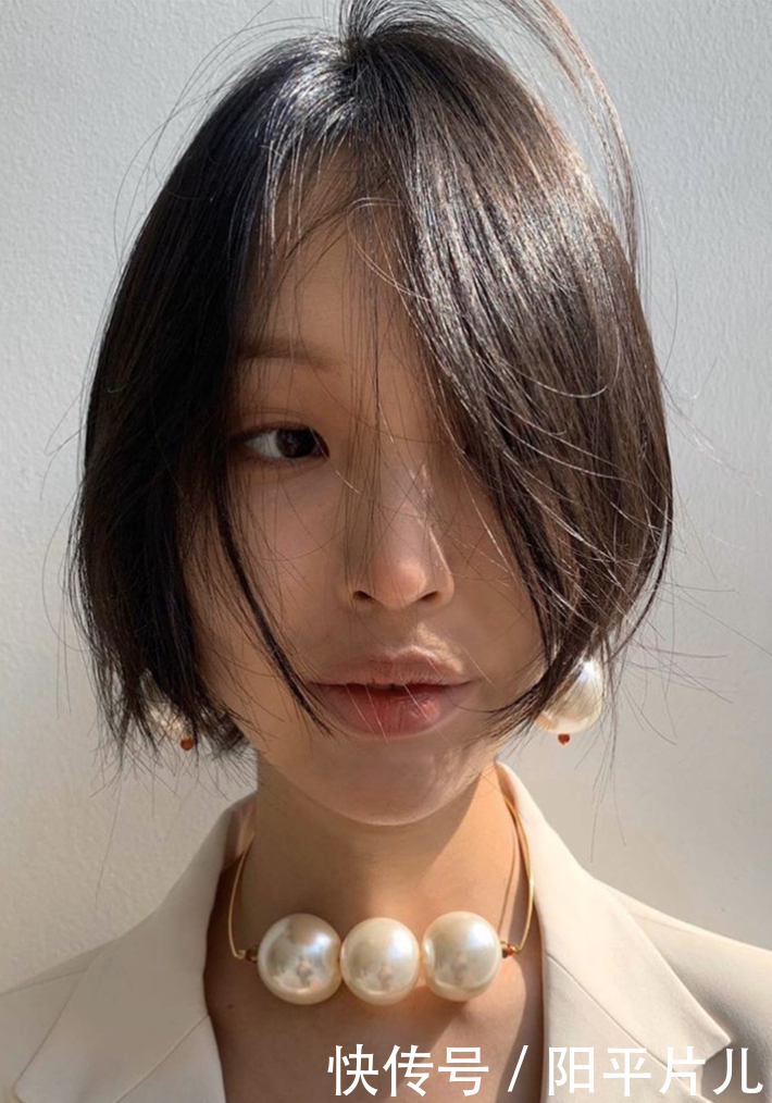  『大胆』大胆轮廓描绘鲜明性格：韩国饰品SCHO，让你简单搭配就很有型