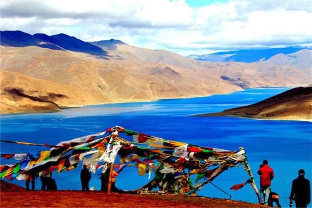  「湖泊」中国最神秘的湖泊，生活近8亿多斤的鱼，但却无人敢钓？