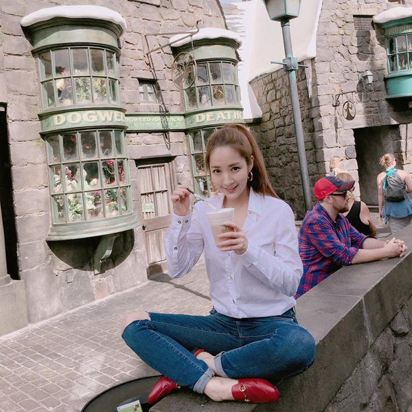 每个男人心中都有个金秘书