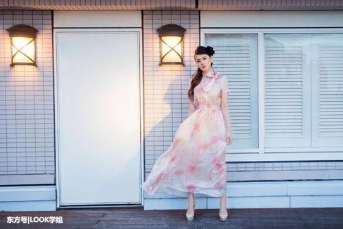 伊能静真厉害，49岁穿19岁少女的裙子，却看不出违和感