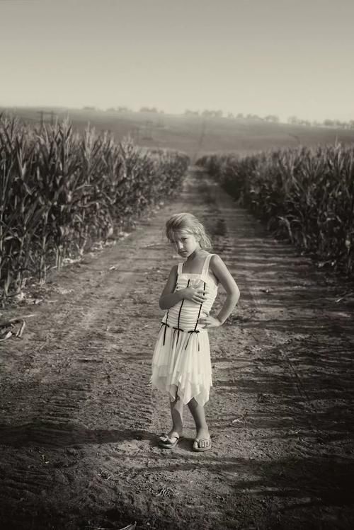 佳作欣赏|黑白画面的自由活力 无忧无虑的童年时光