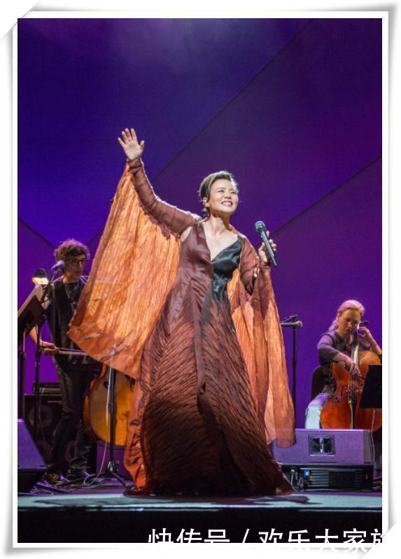 龚琳娜素颜现身，撞脸刘诗诗，网友：这才是42岁最美的样子！