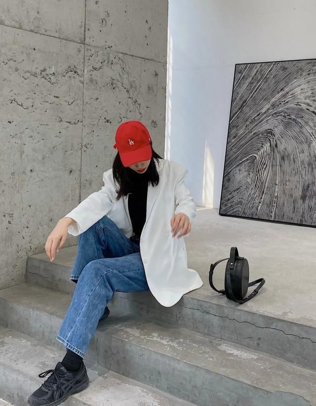  春夏：春夏撞色穿搭好心机，让你成为人群中最亮眼的崽，还不快来学