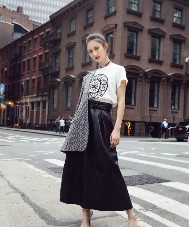  「学会」可爱女生如何搭配成御姐？学会这几条你也可以！
