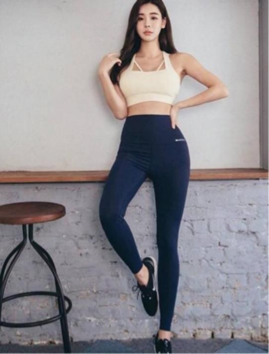 夏天小姐姐搭配打底裤，清爽干净又时尚！