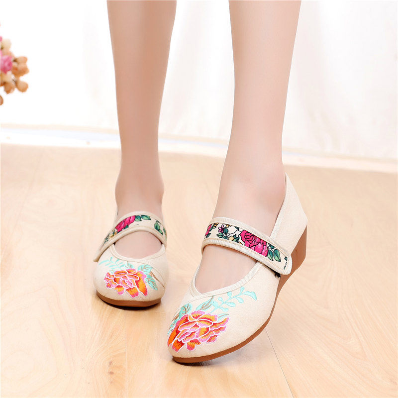 说老北京布鞋土的，肯定没见过这些，比小白鞋洋气多了