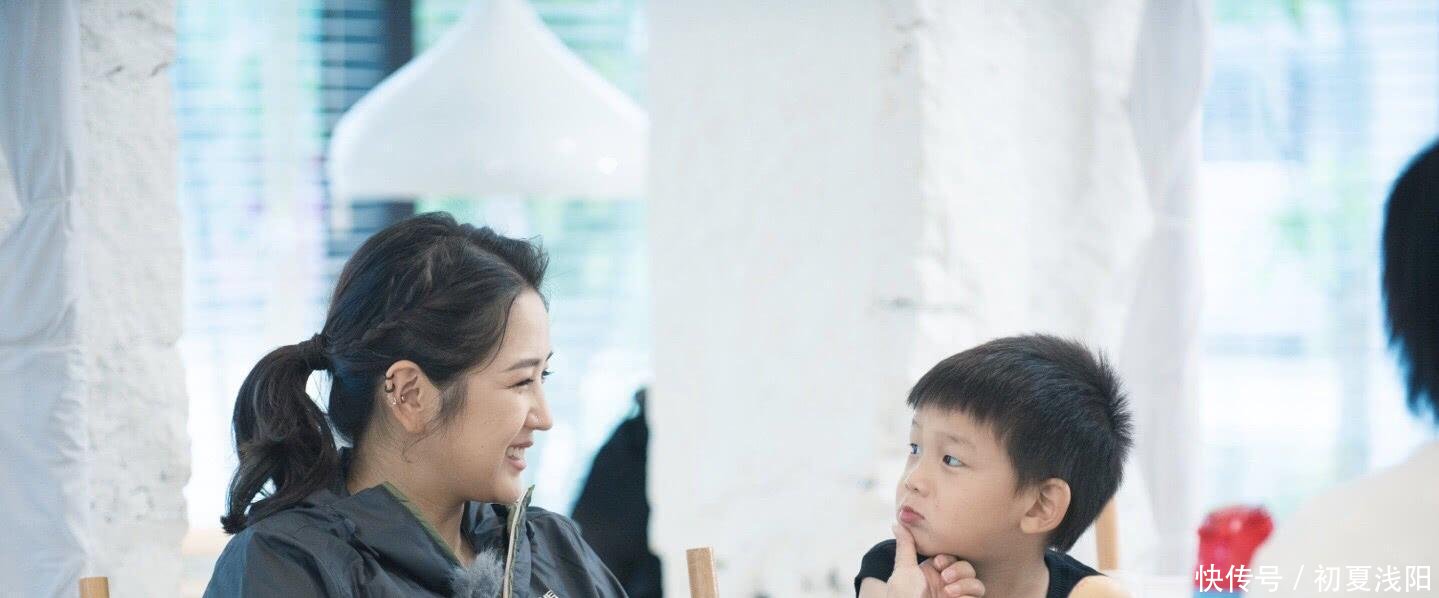 何洁勇敢公布恋情后还怼粉丝, 再也不相信婚姻却继续着恋情