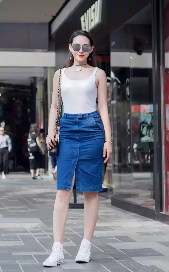 路人街拍，好看时尚迷人优雅的穿搭参考，让你美的娇艳无比