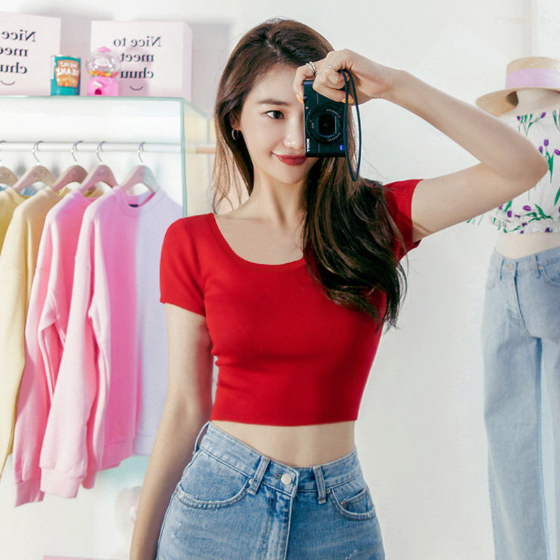 个性别致的紧身打底衫，修饰你的凹凸好身材