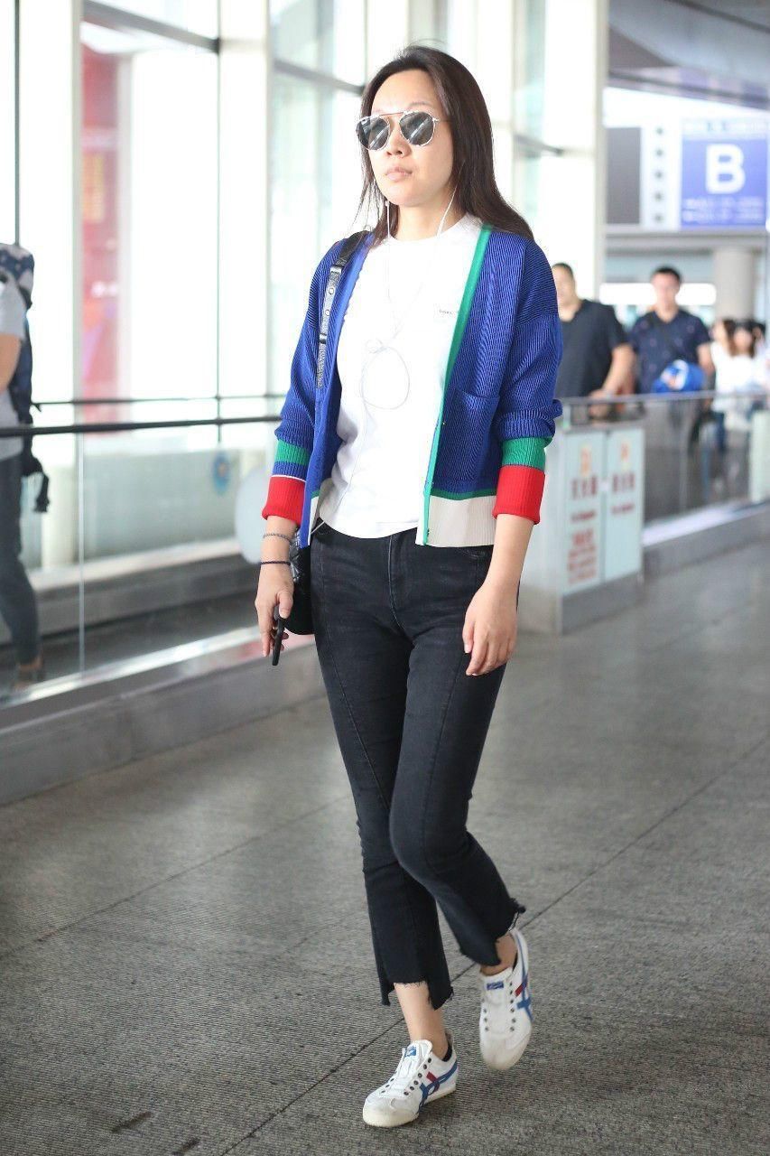 闫妮上半身27岁，下半身47岁，网友:腿真美!