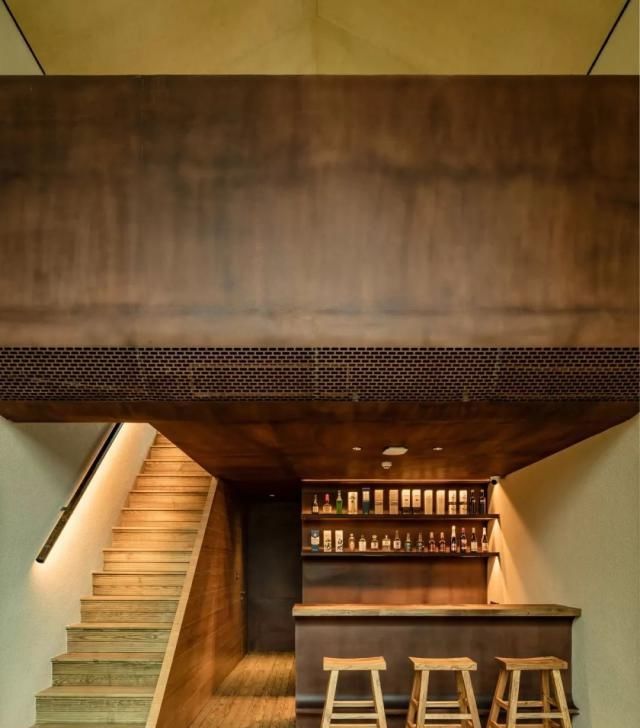 他在浙江大山里租6间房，花1500万装修，被村民嫌：太普通