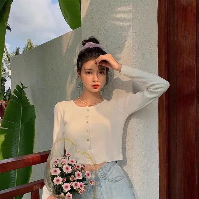  变得更加@五一出游穿搭示范，温柔与甜美并存，打造不一样的自己