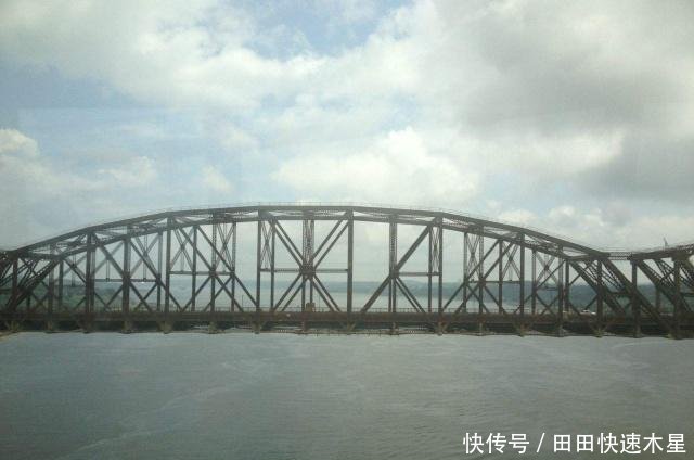 一声巨响！未竣工大桥2次断裂，5千吨钢材落水88人丧命