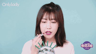 桃花宝典丨补涂口红好麻烦!这几款不脱妆口红你知道吗?