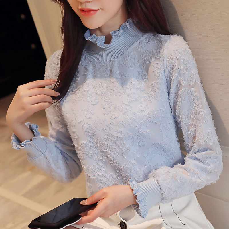 时尚辣妈身材太好了!穿这紧身T恤,显现凸凹有致的身材