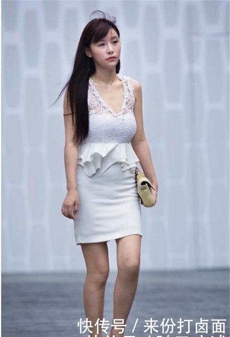#美态#气质的街拍:优雅的美女,婀娜的美态。