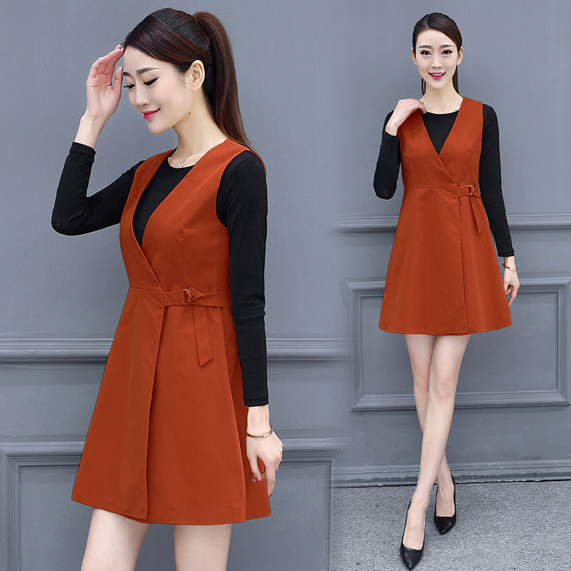 奔4媳妇很会打扮，立秋后穿这A字裙，穿上美的惊人，满满女神范