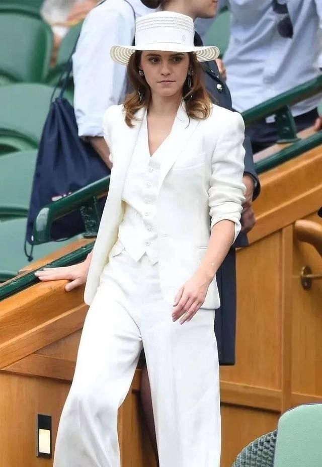  『女性』时尚潮流范 | 开工沒有人鱼线？来个背心盖盖自身的小肚腩吧