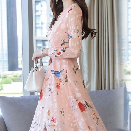 立秋后尽量不要穿太邋遢，试试这几款刚上新的秋裙，仙气值爆表