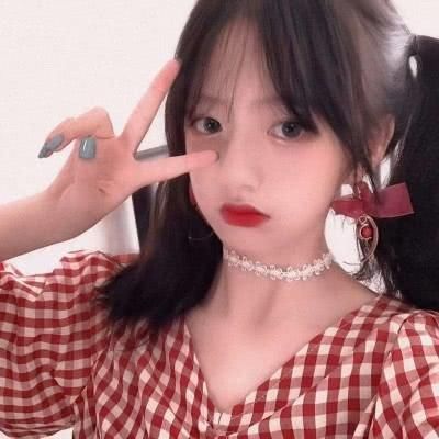  花脸■00后经常对“嘴唇”做3件事，颜值八成越来越高，早晚养成校花脸