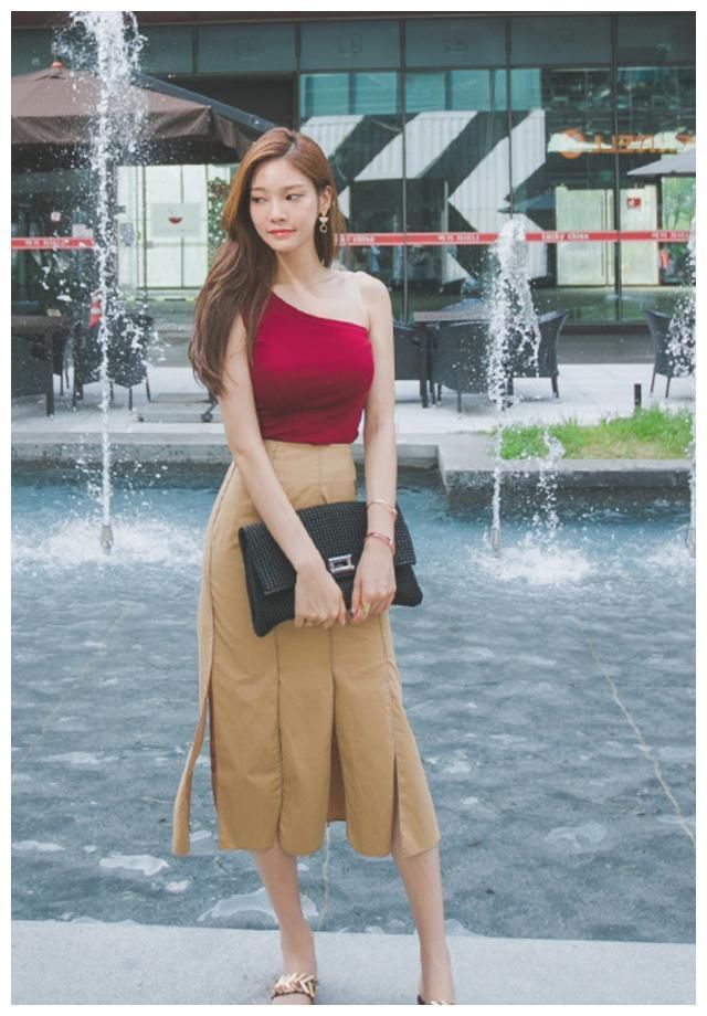 街拍：图1曲线玲珑，图3丰满简约，图7连衣裙显身材