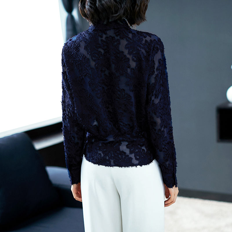 我滴天!早秋时髦小衫+小脚裤，洋气巨显嫩，70后女人穿美炸