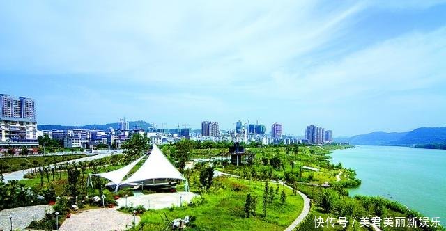 四川撤县设市呼声最高的县城，总人口达100万，至今都不通铁路