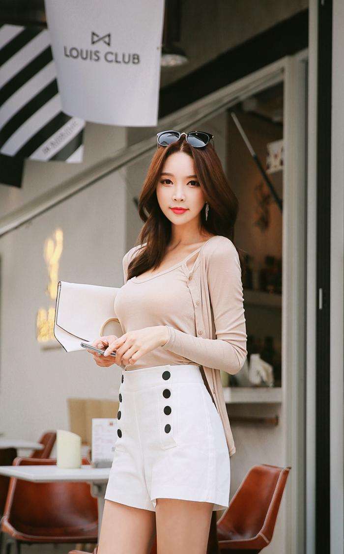 街拍：优雅的女生最是漂亮了, 穿搭时尚得体, 身材好气质也更好