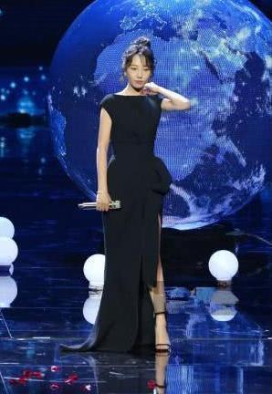 当白百何与李冰冰同穿黑色礼服，网友：俗气与仙气的差距一目了然