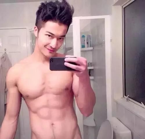  『适合』你的发型适合什么样的胡型？想留胡子的男士看过来
