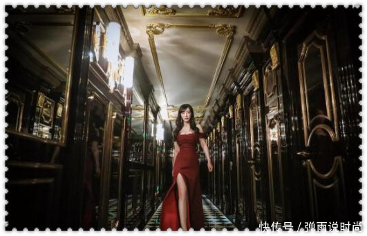 王李丹妮大肆演绎性感 镂空吊带礼服秀傲人上围 只有你敢这么穿