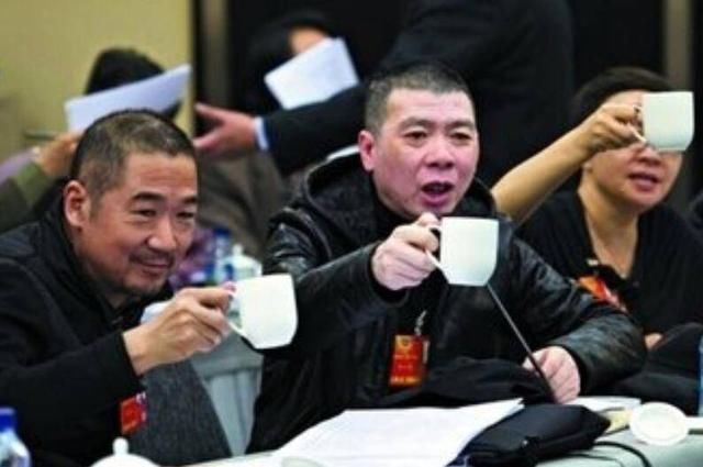 冯小刚公开回应质疑：自己一直不露面的真实原因，并且亲自反驳