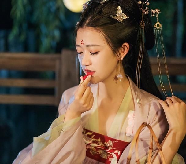  「果你选择」心理学：凭直觉选１个后宫女子，测你会在几岁发财？