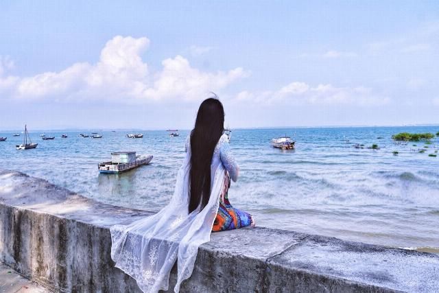 越南的神秘地摊银行，每天上亿资金在这里交易_海关