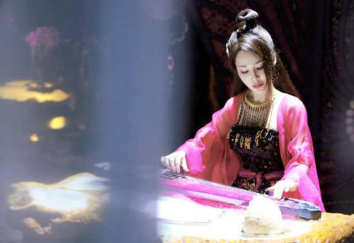 继扑哧君后,《香蜜》又出现一位“整容脸”,网友:假的不像话!