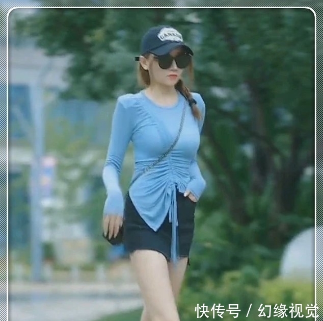 【行走】街拍:小姐姐腿长一米八,远远看去就是行走的“竹签”