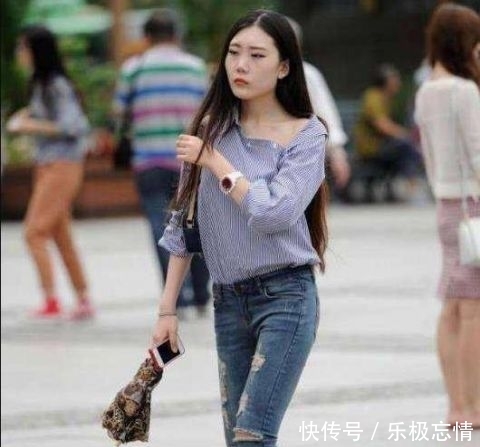 『潮流』街拍潮流风,小姐姐会穿搭魅力十足,网友:应接不暇