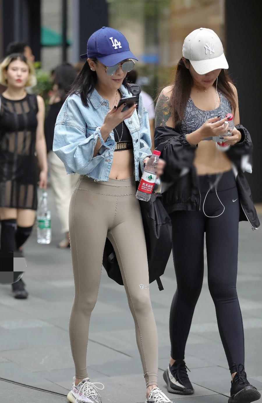 帅气的姐妹花, 真让人羡慕