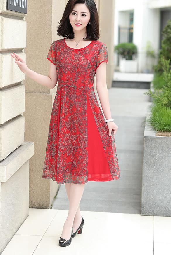 50岁以后的女人穿连衣裙一定要穿这几种！迷人又优雅！