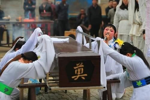  「出手」动真格了！农村“三不起”风气，国家将出手整治，农民