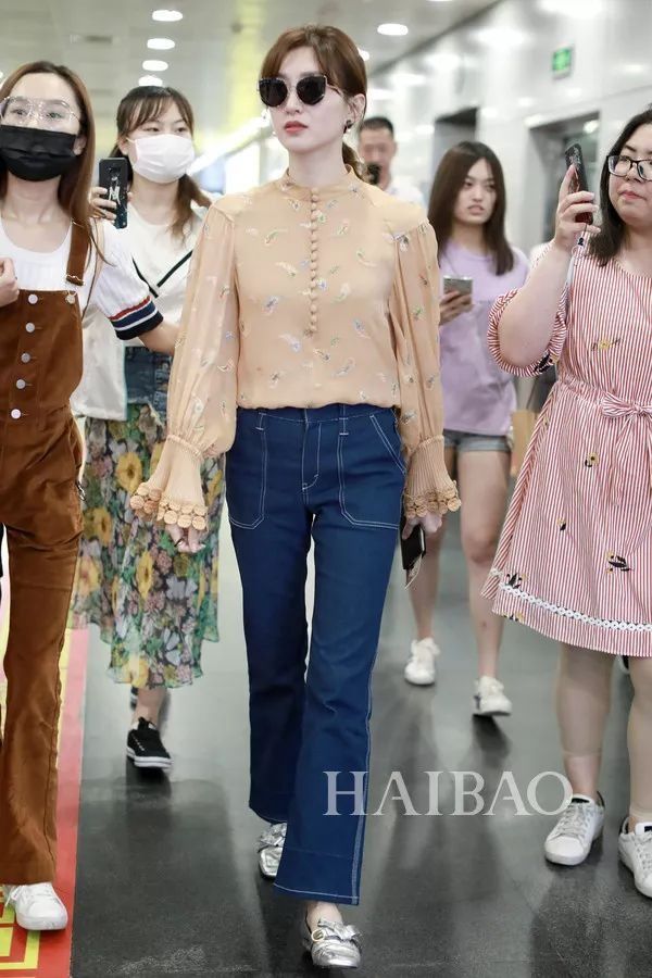 怎么穿也不时髦?是扣子没钉对地方吧