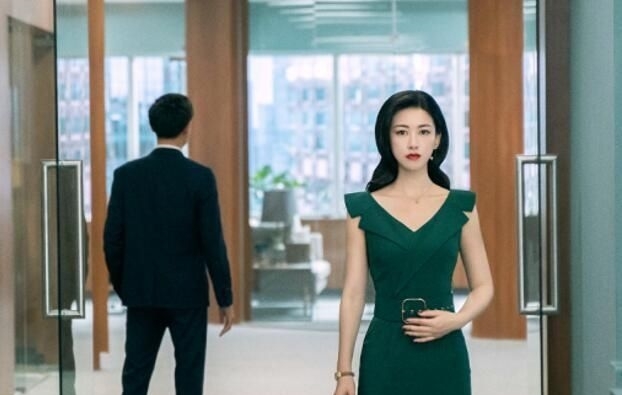  『演渣』她们身材绝佳颜又高，朱珠被称办公室女神，张萌演渣女翻红